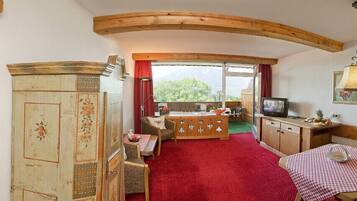 Family Suite, Balcony, Mountain View
