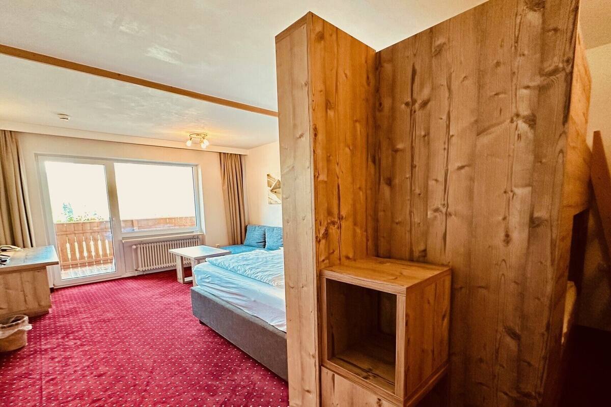 家庭雙人房, 多張床, 非吸煙房, 山景 | 防敏寢具、房內夾萬、免費 Wi-Fi、床單