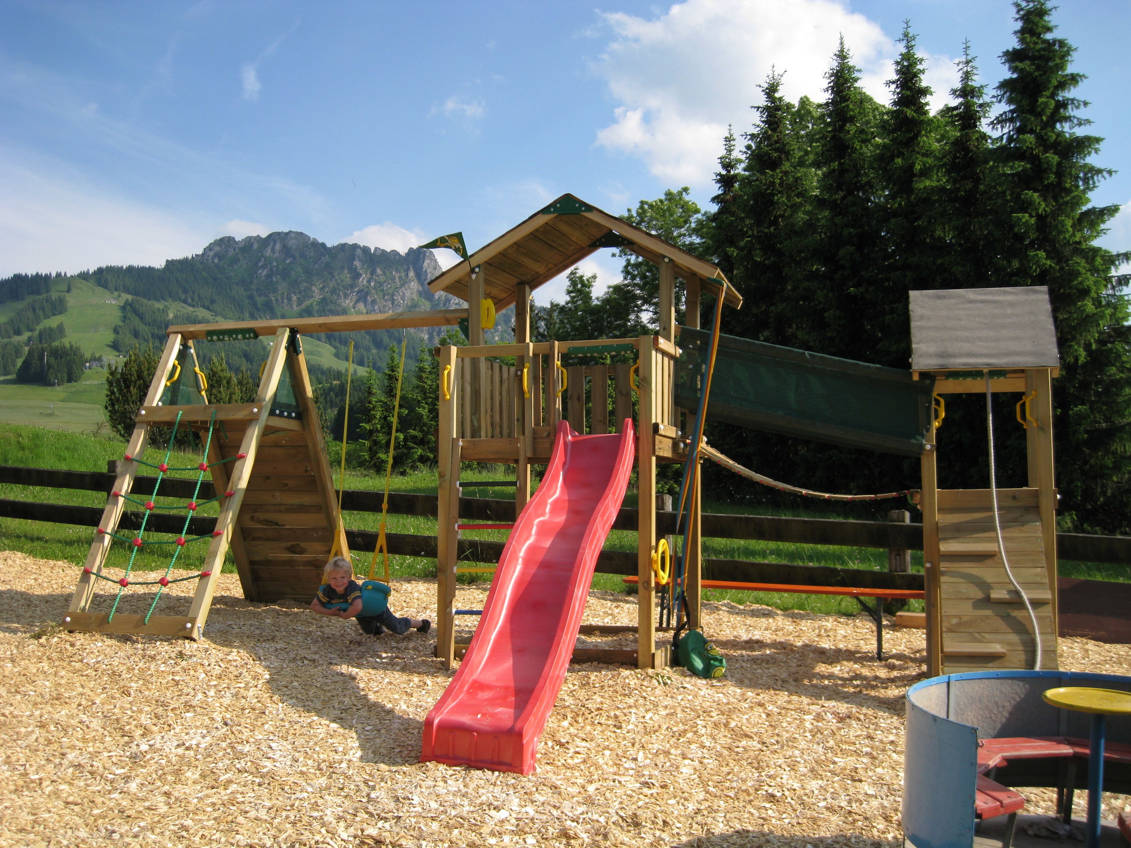 children’s play area – outdoor