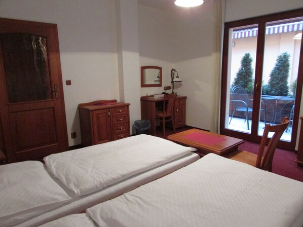 Habitación con 1 cama matrimonial o 2 individuales | Camas Select Comfort y artículos del minibar gratis 