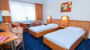 Minibar, Zimmersafe, Schreibtisch, kostenloses WLAN