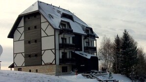 Exterior - Crystal Kop Apartments (Raška)