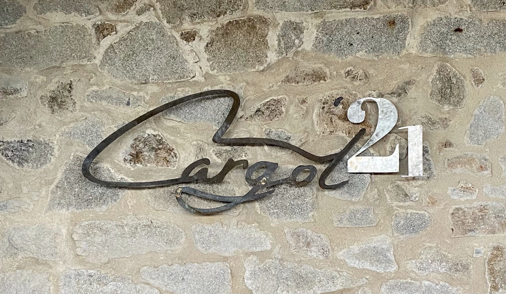 3 restaurants, breakfast served