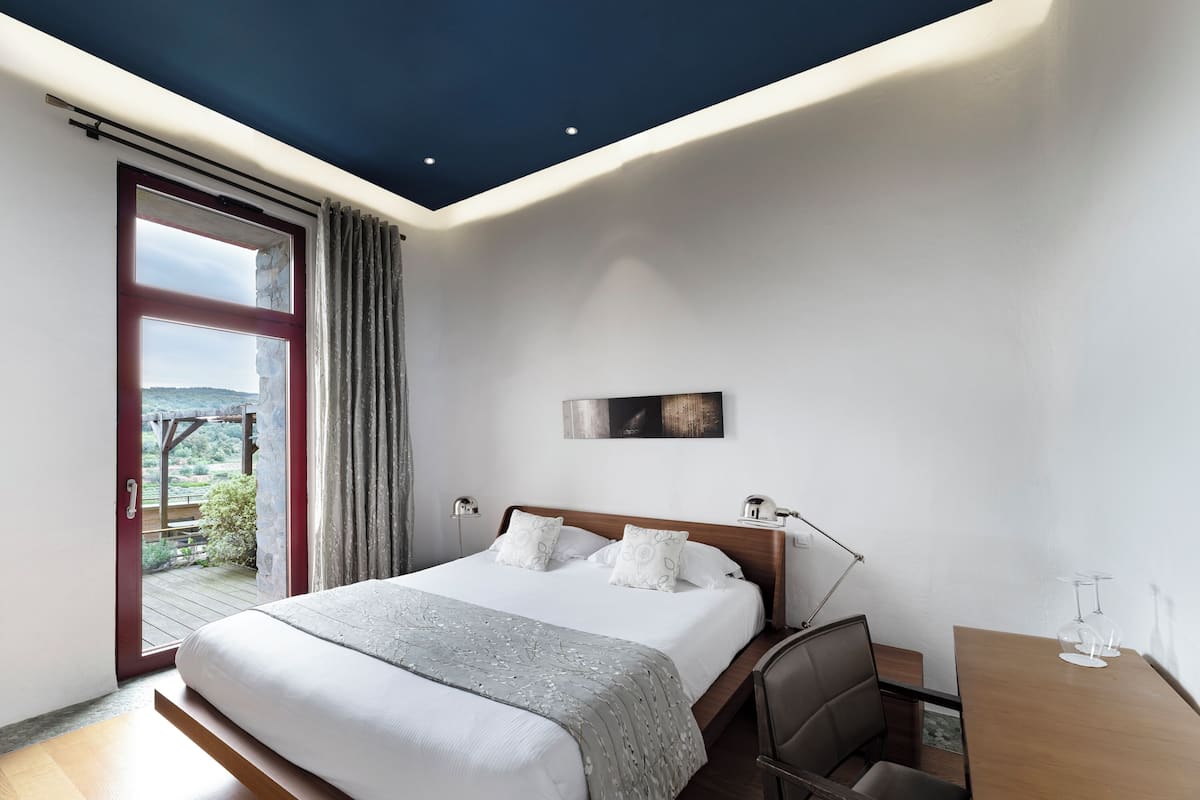 Peralatan tempat tidur premium, tilam berlapik, bar mini