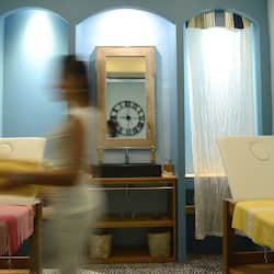 Couples treatment room(s), sauna, hot tub, steam room
