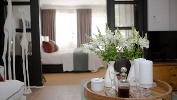 Suite | Living area | 50-cm TV with satellite channels