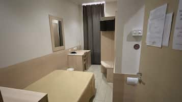 Frette Italian sheets, premium bedding, in-room safe, desk