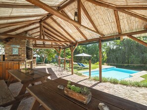 BBQ/picnic Area - Pumula Lodge Guesthouse Knysna (Knysna)