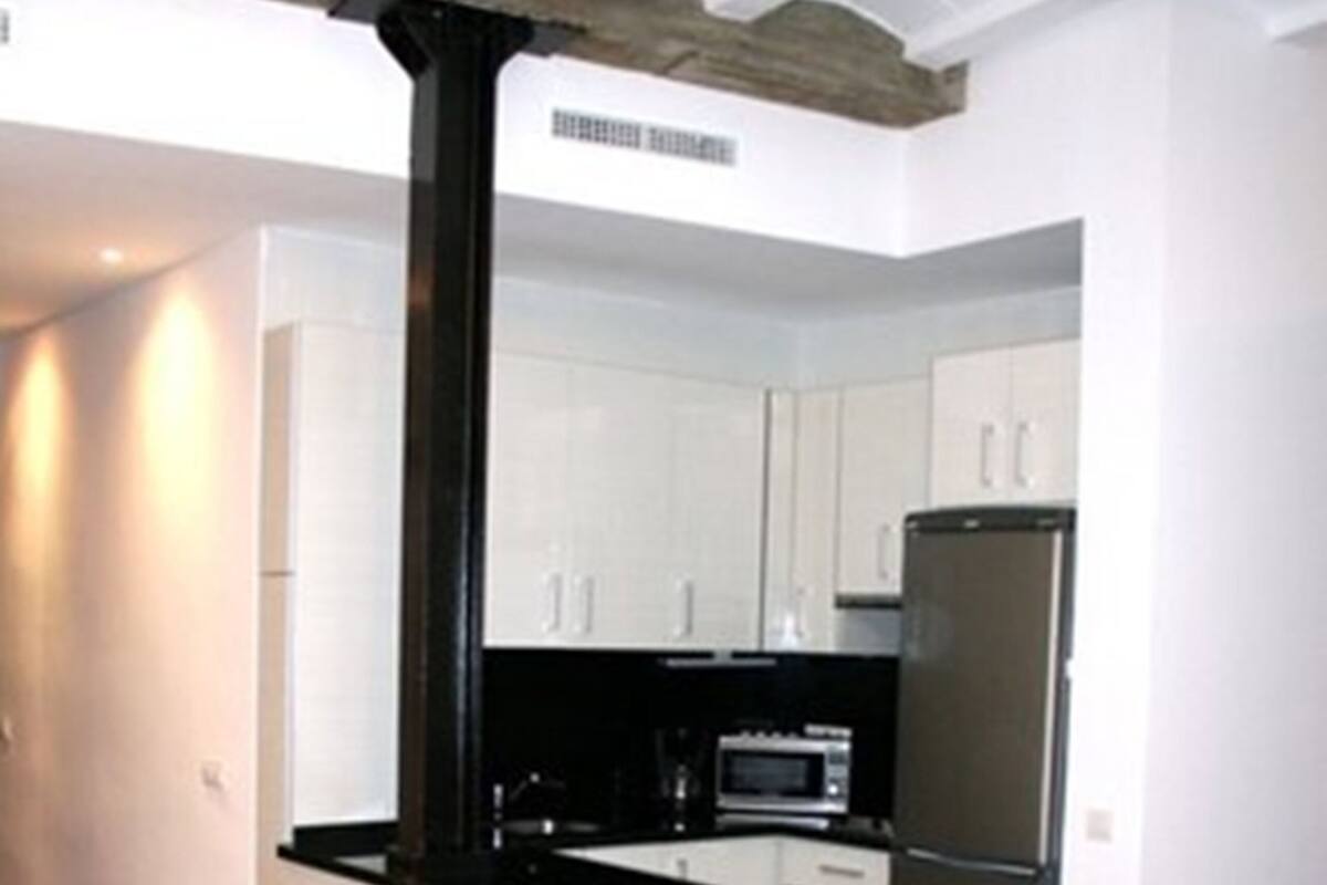 Full-size fridge, microwave, electric kettle, cookware/dishes/utensils