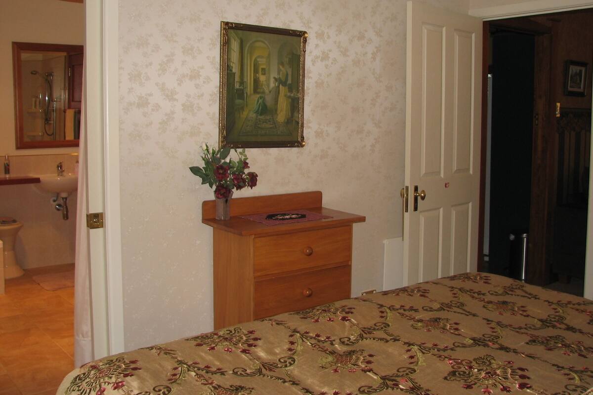 1 bedroom, Egyptian cotton sheets, pillowtop beds