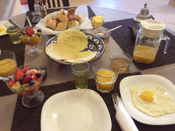 Food and drink - Bagdad Cafe (Aït Benhaddou)