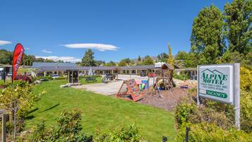 Children’s play area – outdoor