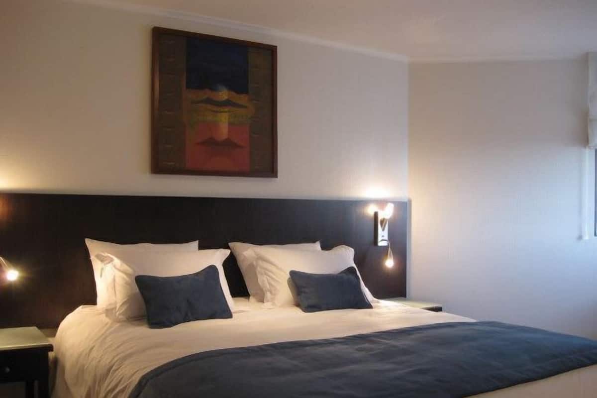 Loft, 1 King Bed | In-room safe, iron/ironing board, rollaway beds, free WiFi