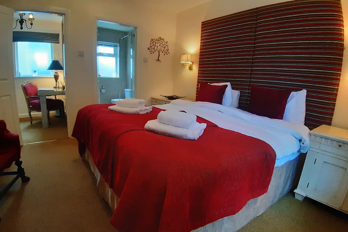 Luxury-Zimmer, Gartenblick (Ground Floor) | Hochwertige Bettwaren, individuell dekoriert, individuell eingerichtet