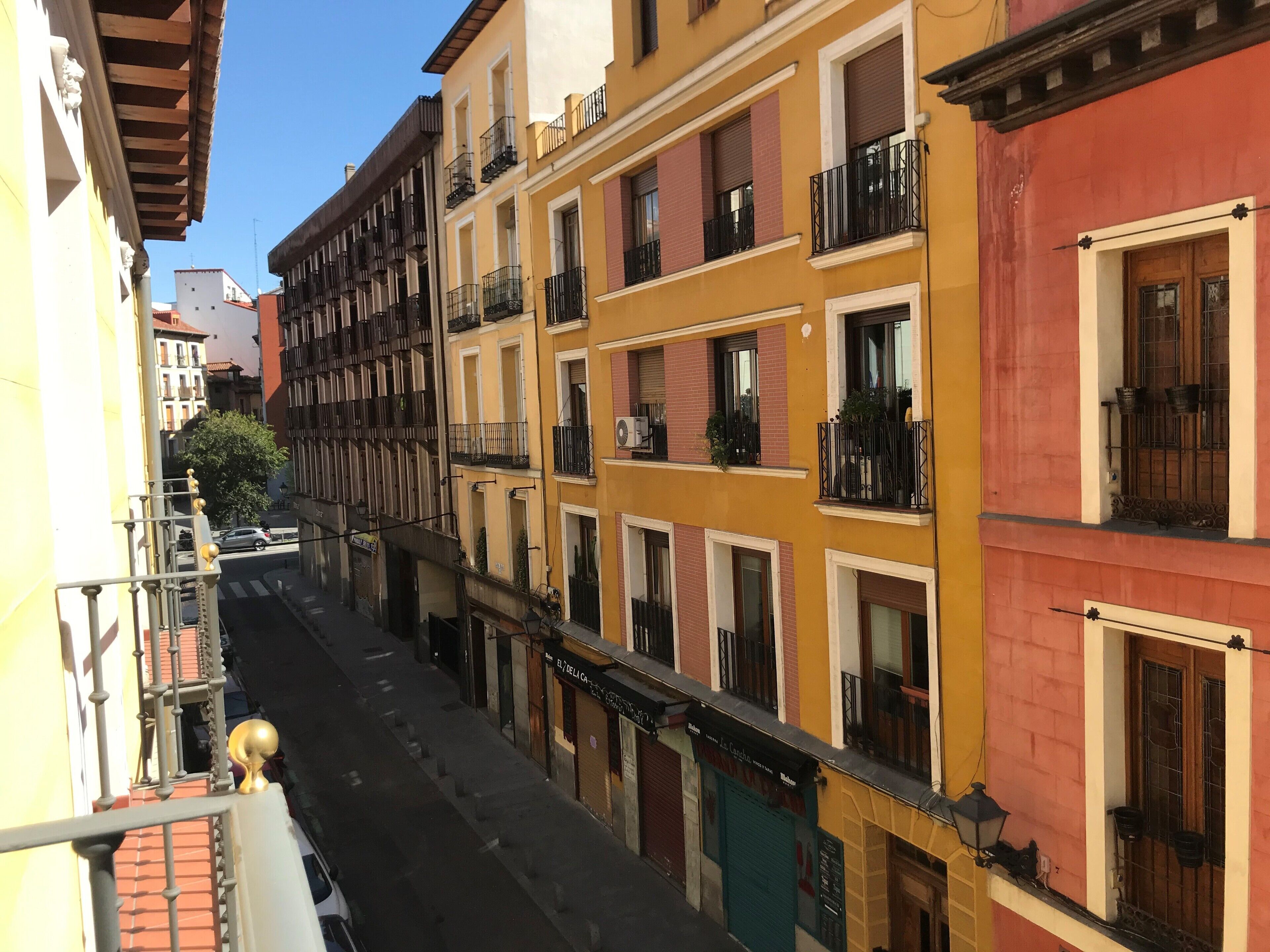 superior room, balcony | street view