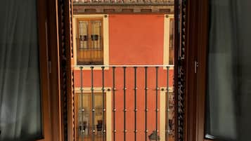 Superior Room, Balcony | City view