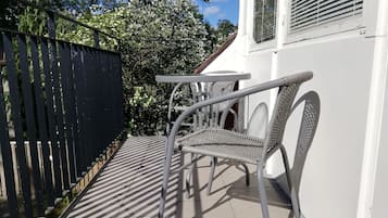 Standard Single Room | Individually decorated, individually furnished, soundproofing, free WiFi