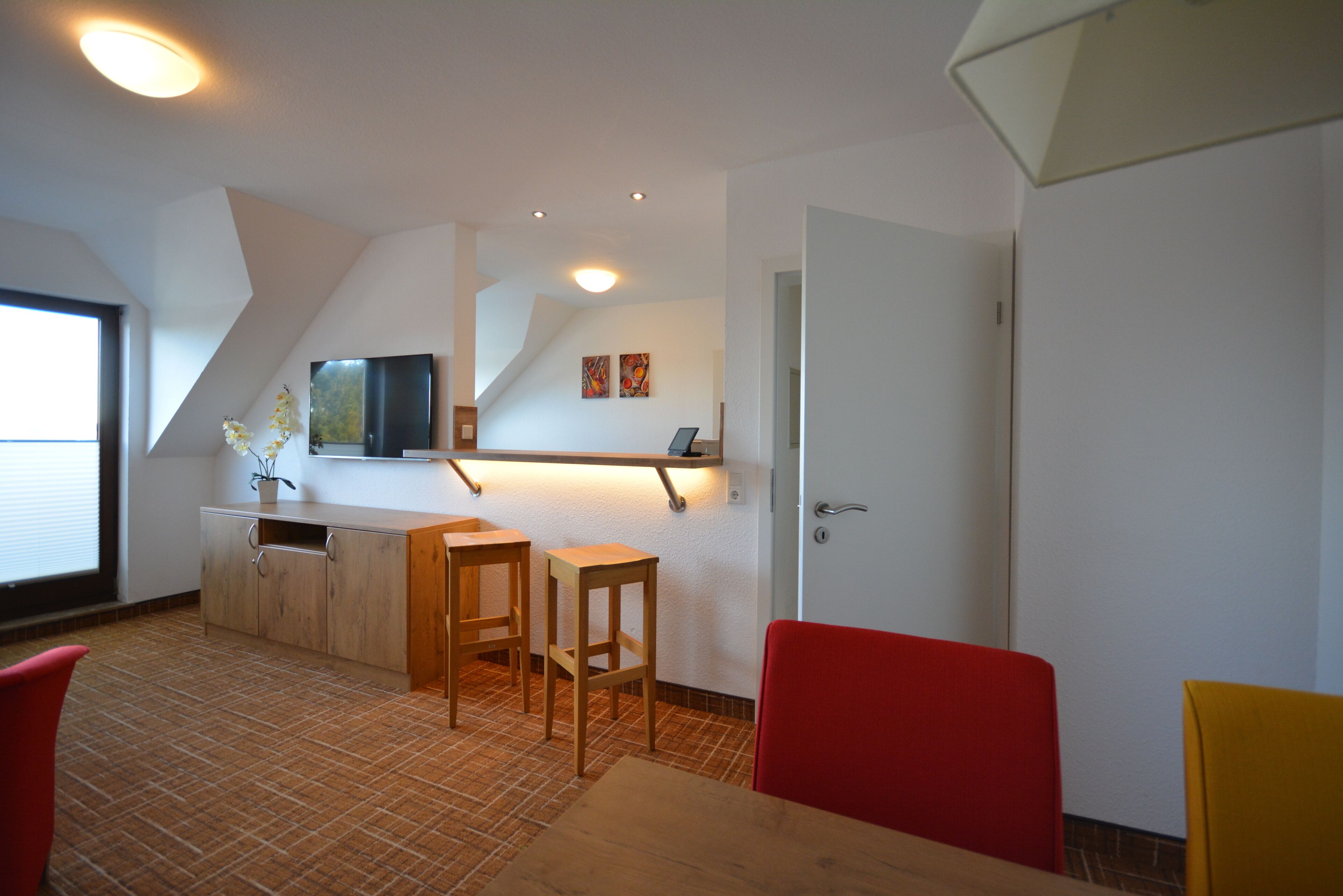 apartment, 2 bedrooms, balcony | living area | flat-screen tv, offices