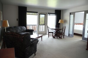 Suite 1 Lit King | Ropa de cama de alta calidad y tabla de planchar con plancha 