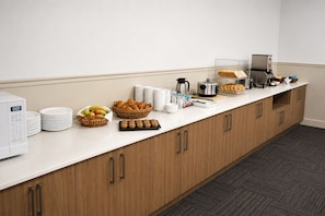 Desayuno continental gratuito y diario