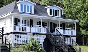 Comfort Double Room, 1 Queen Bed | Premium bedding, iron/ironing board, free WiFi, bed sheets