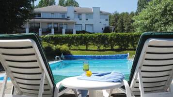 Außenpool (je nach Saison geöffnet)