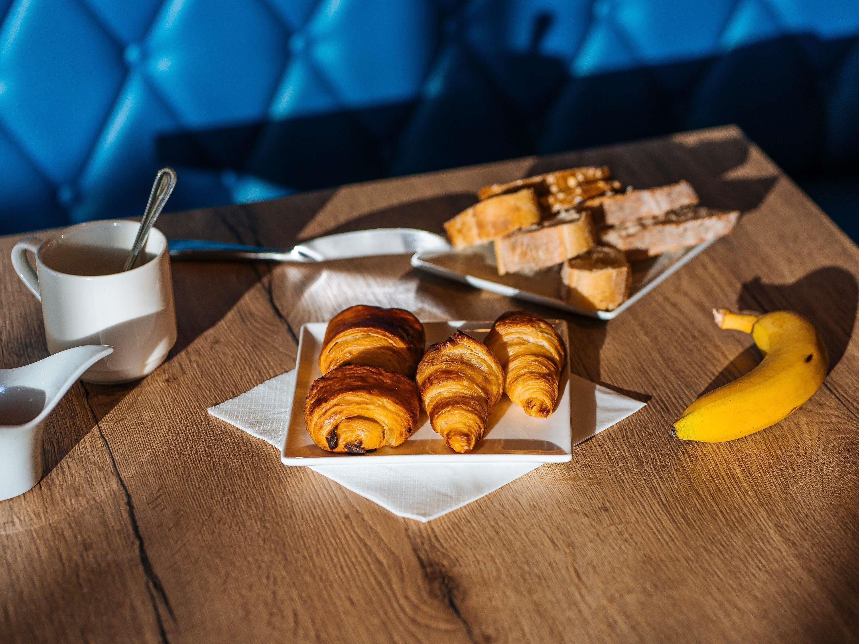 Daily buffet breakfast (EUR 12 per person)