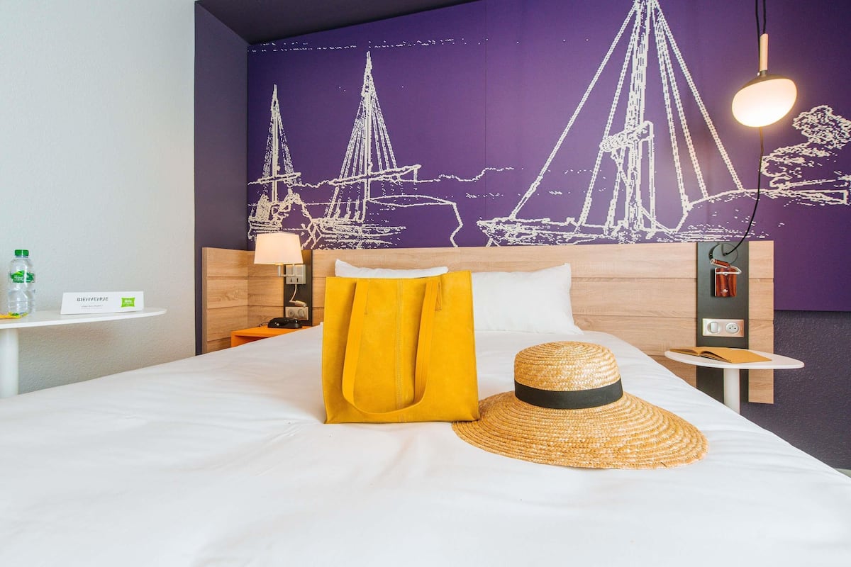 Quarto standard, 1 cama de casal e sofá-cama | 1 quarto, escrivaninha, cortinas blackout, quartos à prova de som