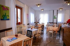 包每日自助早餐