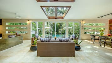 Villa, 2 Schlafzimmer, zum Garten hin (Villa Raja, with sharing Pool) | Blick auf den Garten