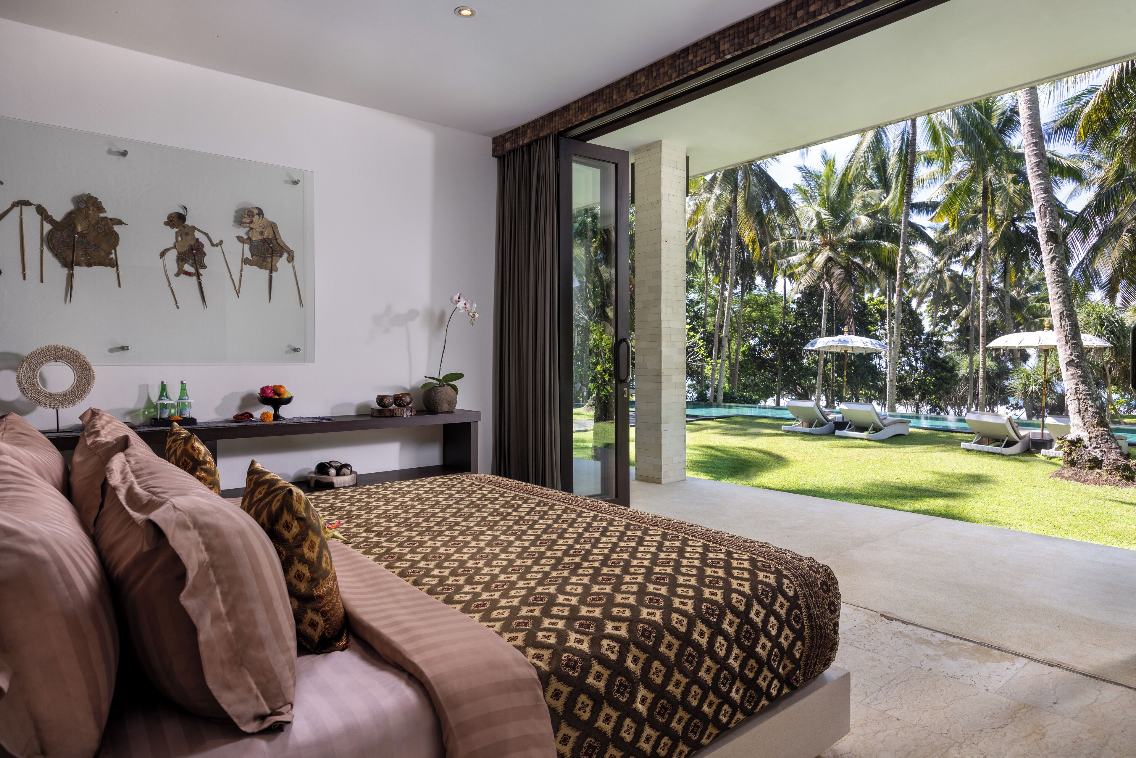 Suite, 2 chambres (Kelapa Residence) | Literie de qualité supérieure, couette en duvet d'oie, minibar