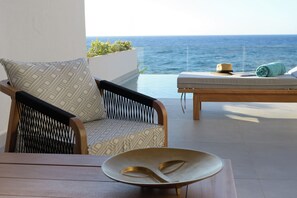 Premium Studio Suite, 1 King Bed, Private Pool, Sea View | Bathroom | Designer toiletries, hair dryer, slippers, towels