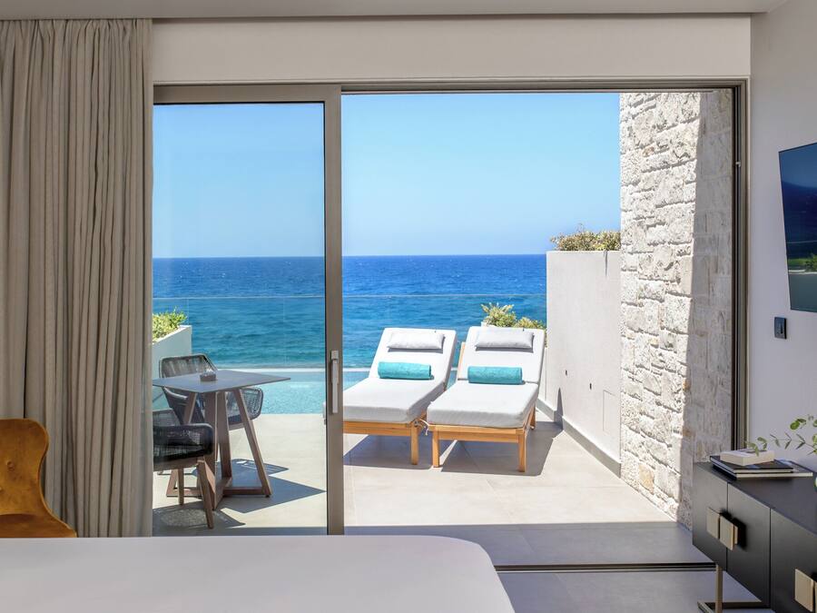 Suíte estúdio premium, 1 cama King, piscina particular, vista para o mar | Terraço/pátio
