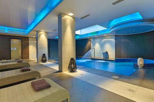 Indoor pool, outdoor pool