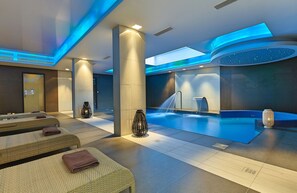Indoor pool, outdoor pool - Castello Boutique Resort & Spa - Adults Only (Agios Nikolaos)