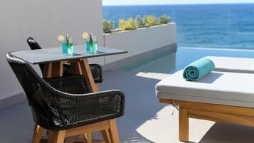 Premium Studio Suite, 1 King Bed, Private Pool, Sea View | Terrace/patio