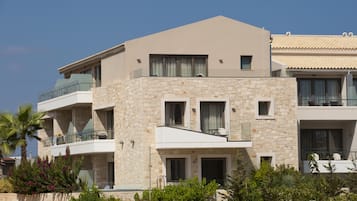 Πρόσοψη καταλύματος