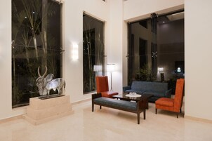 로비 좌석 공간