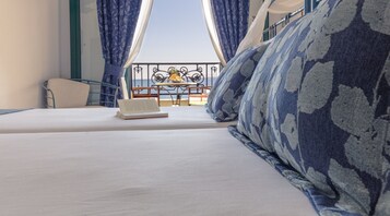 Ropa de cama de alta calidad, minibar y cortinas blackout 