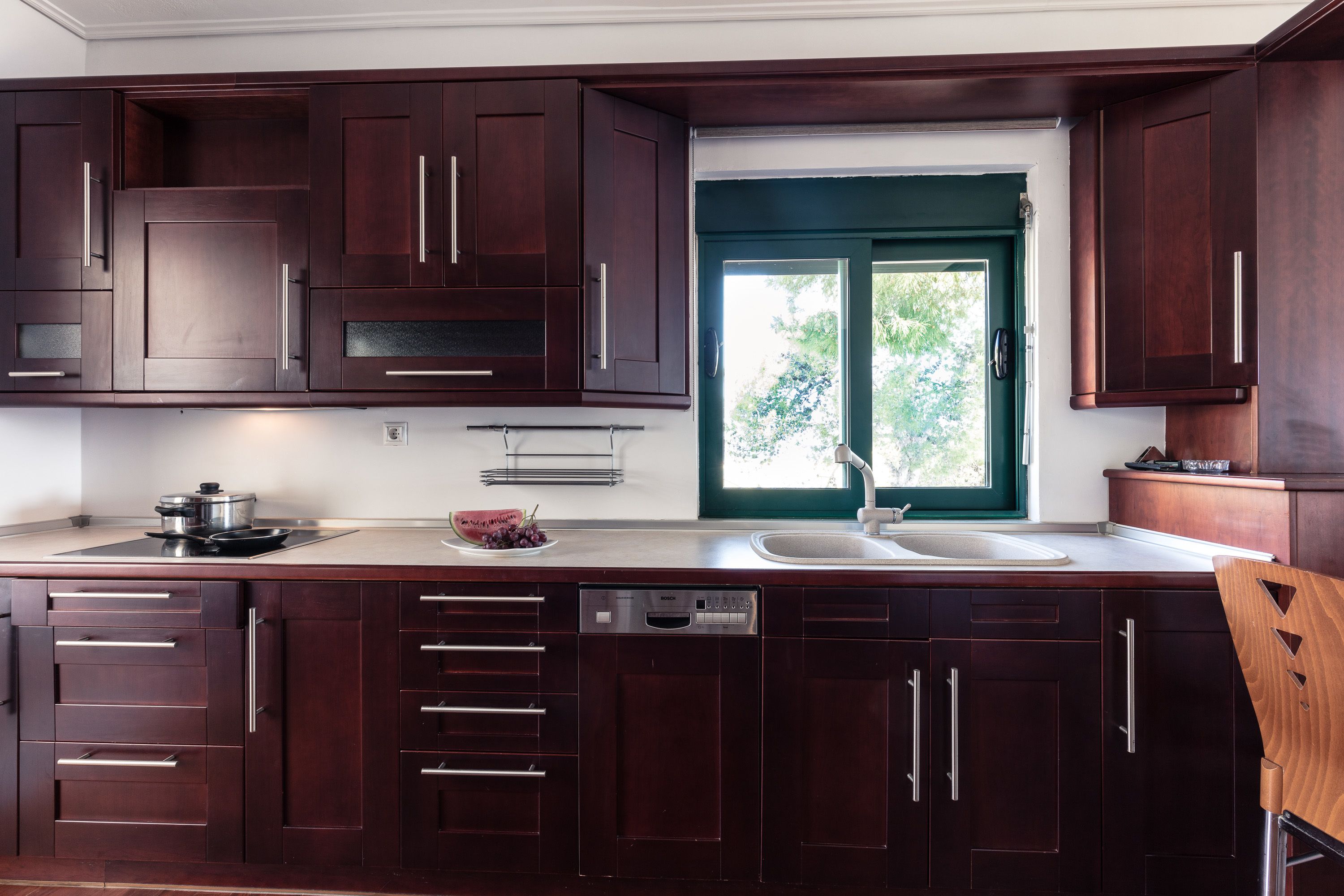 suite | private kitchen | fridge, coffee/tea maker, electric kettle