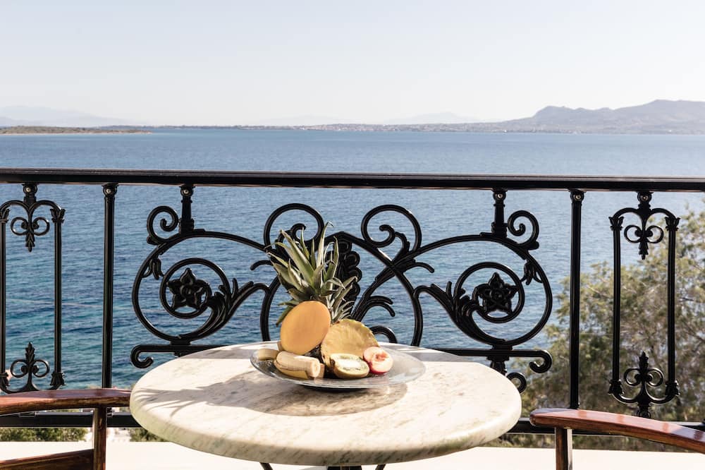 Dionysos Hotel