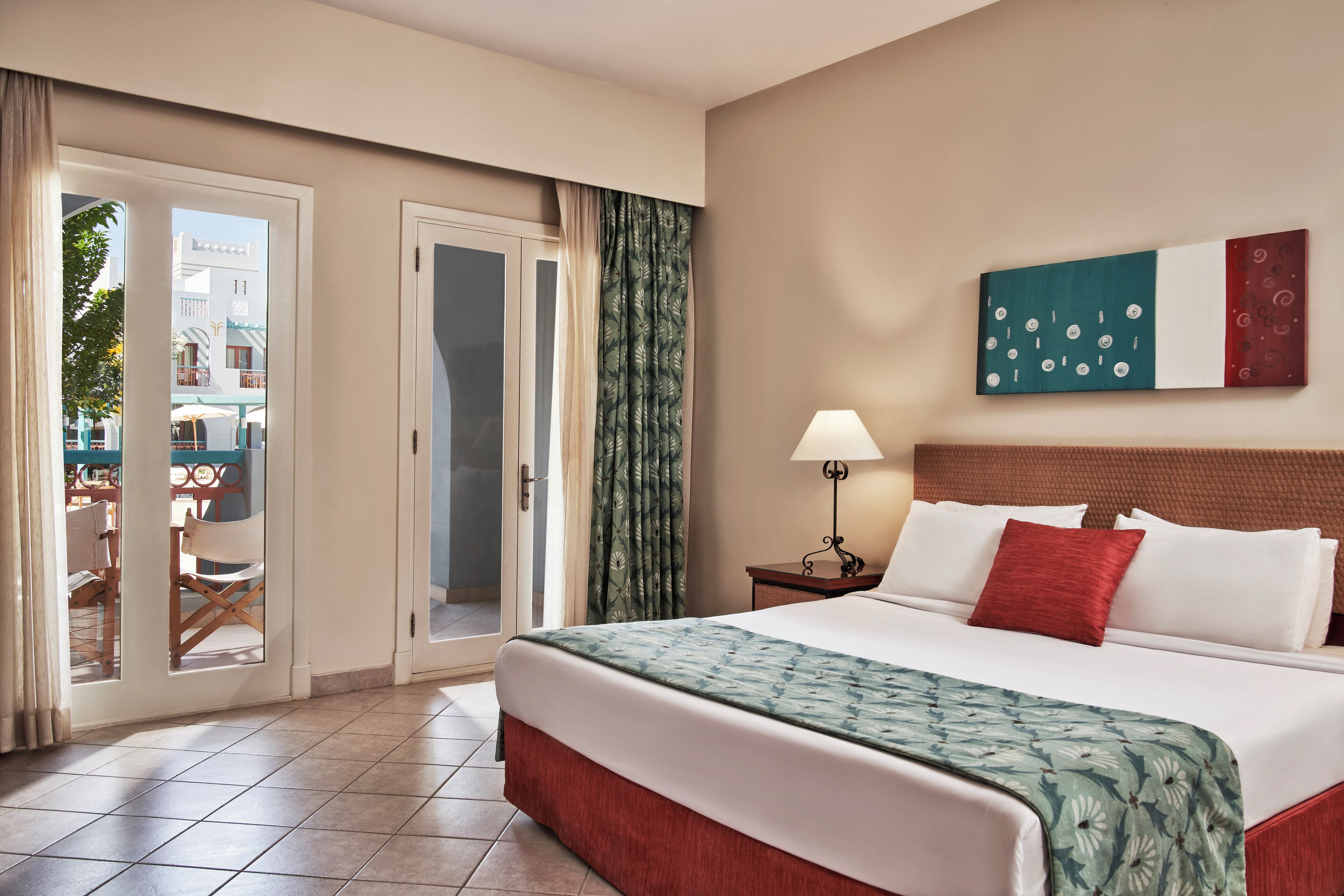 junior suite | bathroom | shower, eco-friendly toiletries, hair dryer, towels