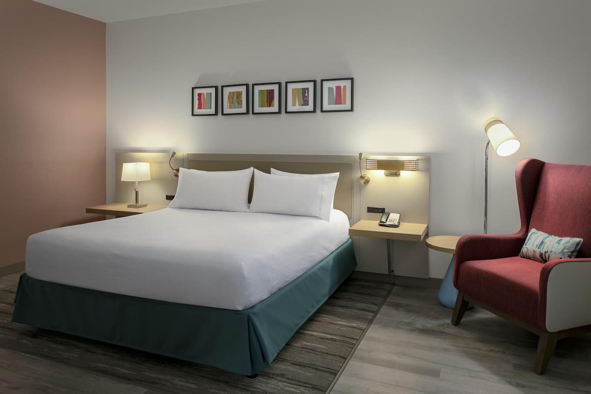 Room, 1 King Bed, Accessible (Mobility & Hearing, Roll-In Shower)