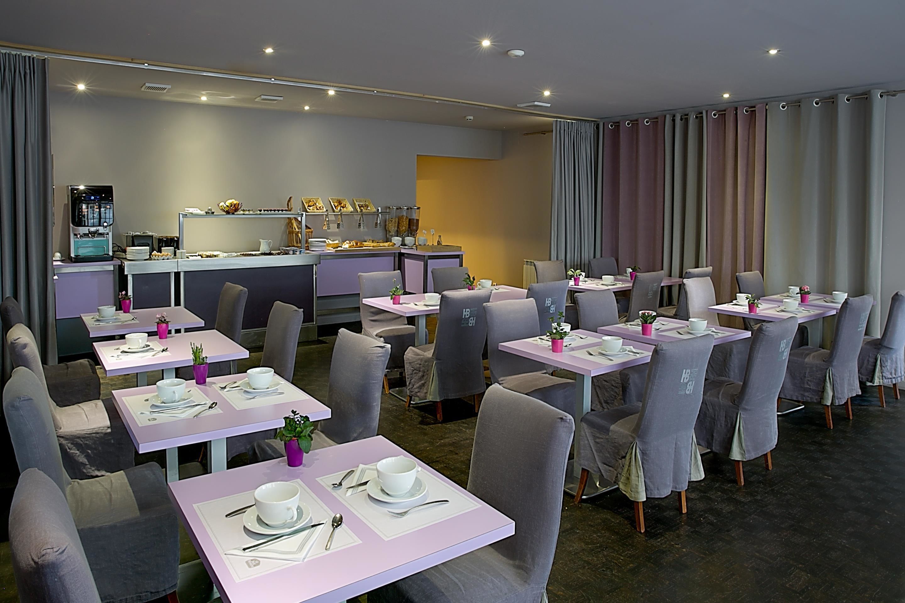 daily buffet breakfast (eur 15.00 per person)