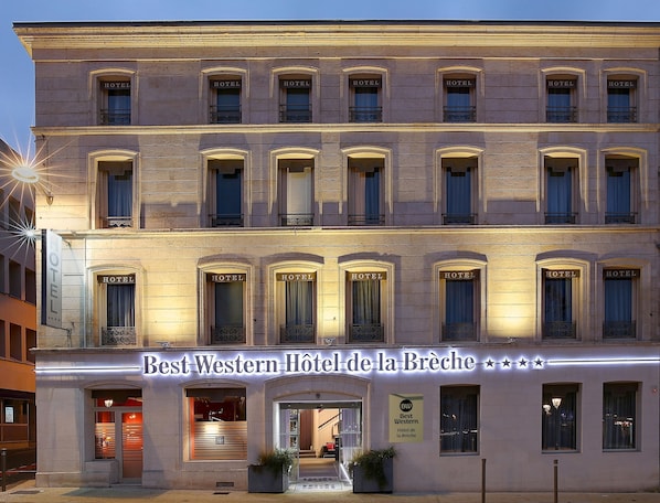 Front of property – evening/night