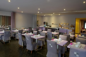 Daily buffet breakfast (EUR 15.00 per person)