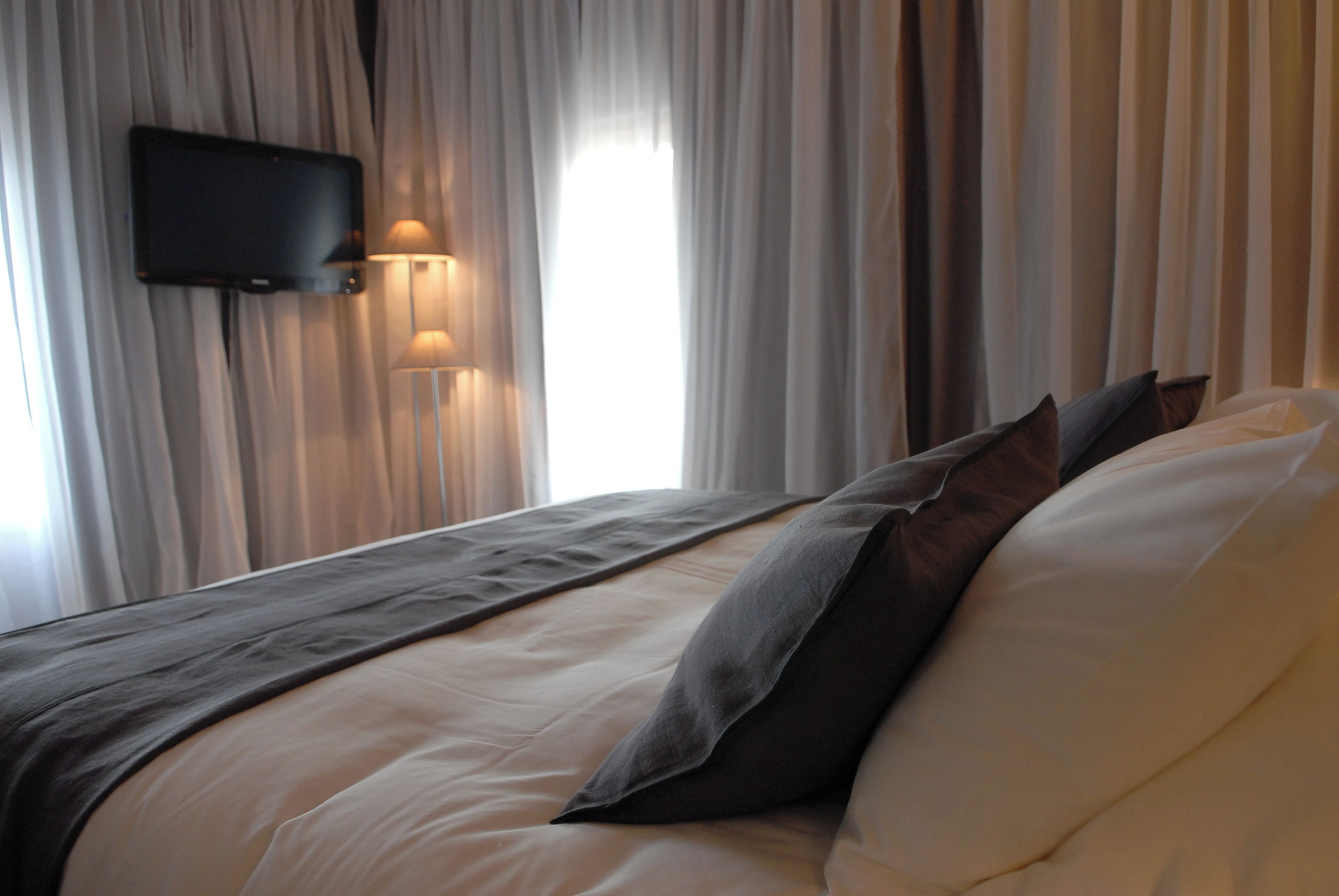 Chambre Confort, 1 grand lit, non-fumeurs | Literie de qualité supérieure, surmatelas