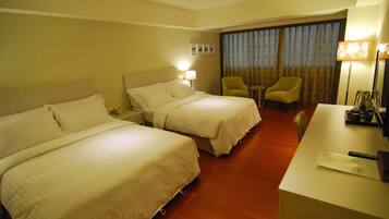 Bali Style Quad | Desk, free WiFi