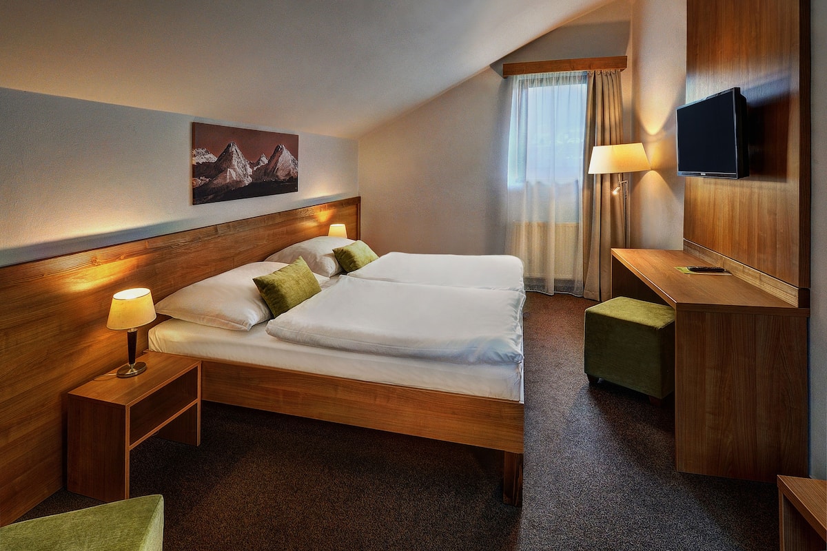 Suite | 1 bedroom, in-room safe, iron/ironing board, free WiFi
