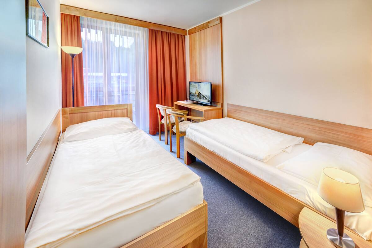 1 bedroom, in-room safe, iron/ironing board, free WiFi